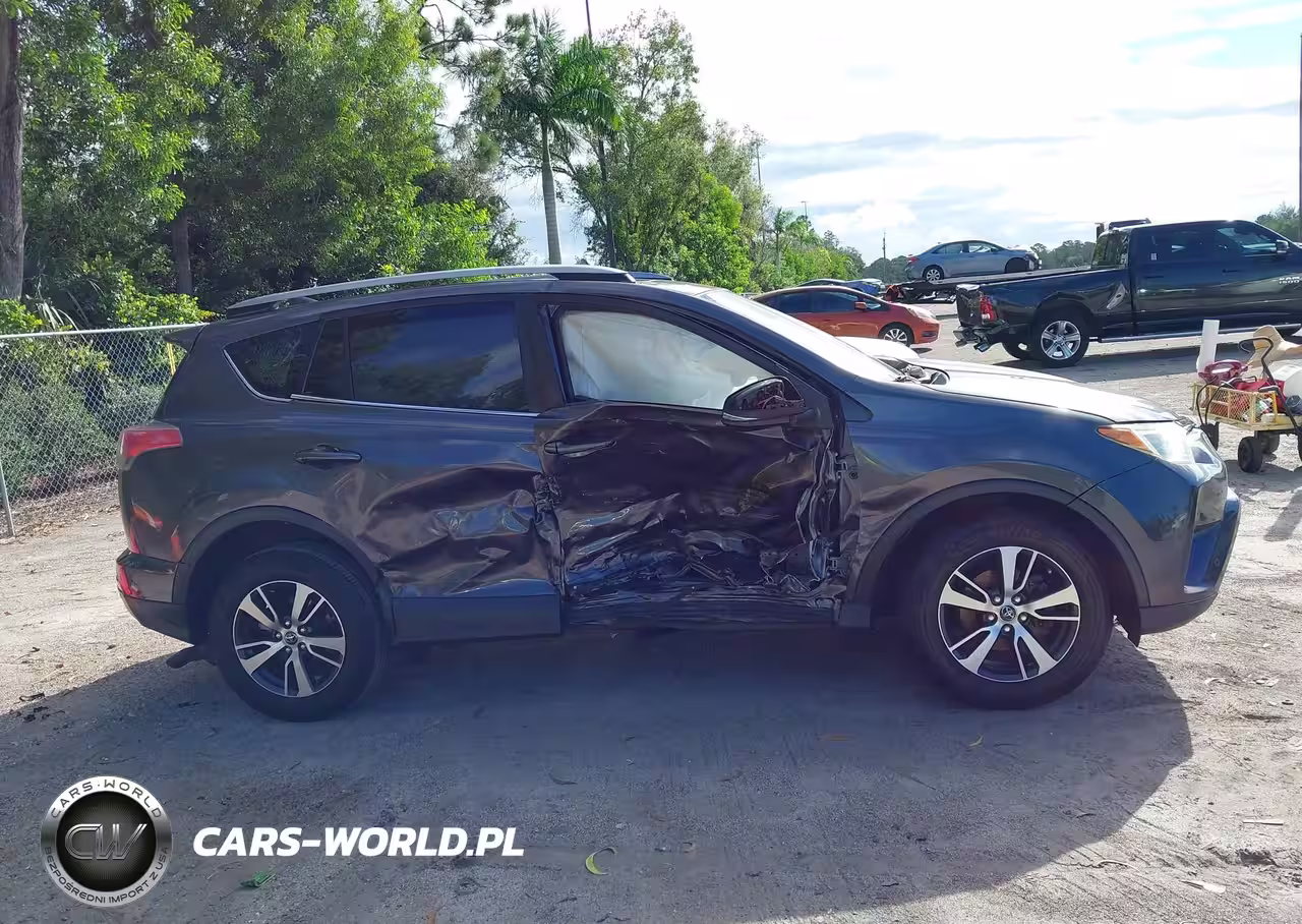 2018 Toyota Rav4 Xle VIN:JTMWFREVXJJ163915 - 13