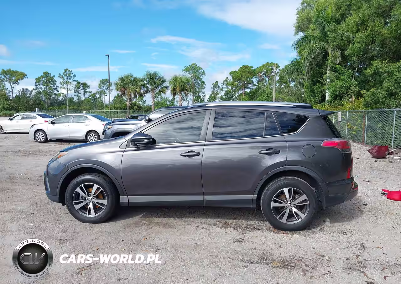 2018 Toyota Rav4 Xle VIN:JTMWFREVXJJ163915 - 14