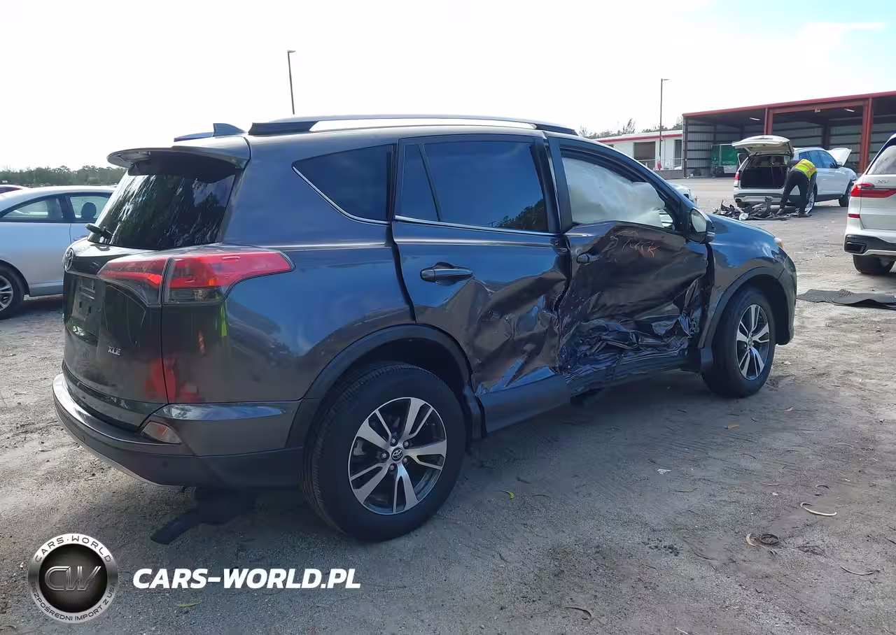 2018 Toyota Rav4 Xle VIN:JTMWFREVXJJ163915 - 4