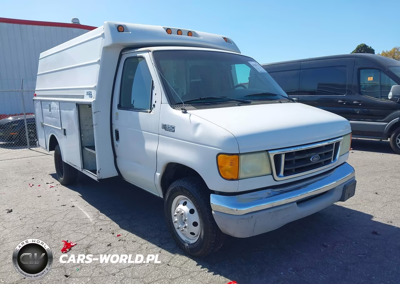 2003 Ford E-350 Cutaway Standard