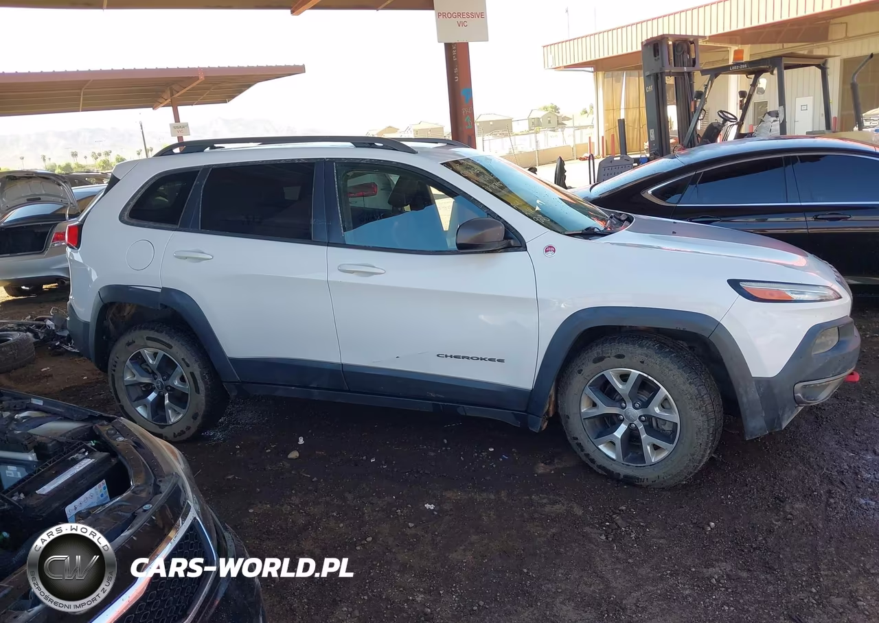2015 Jeep Cherokee Trailhawk VIN:1C4PJMBS5FW787096 - 14