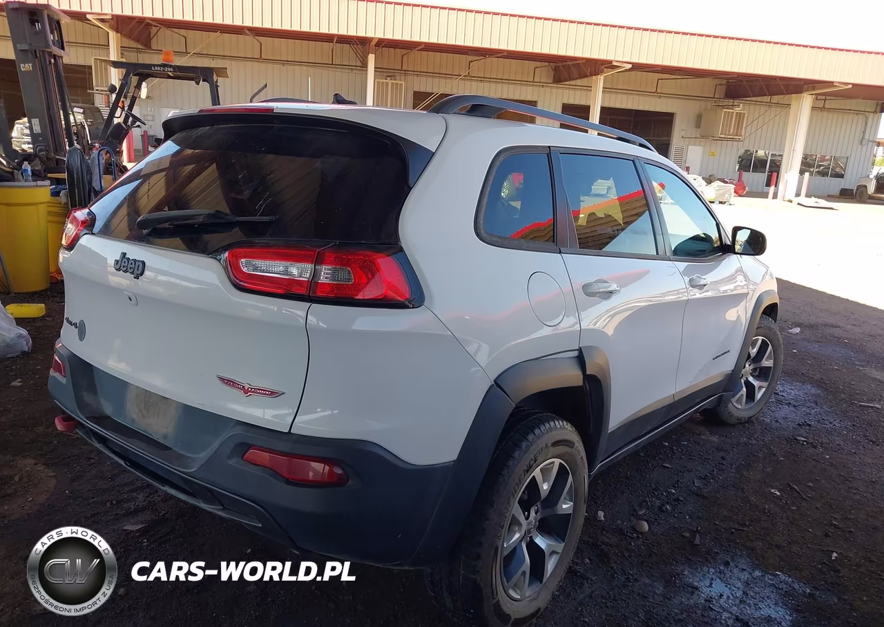 2015 Jeep Cherokee Trailhawk VIN:1C4PJMBS5FW787096 - 4