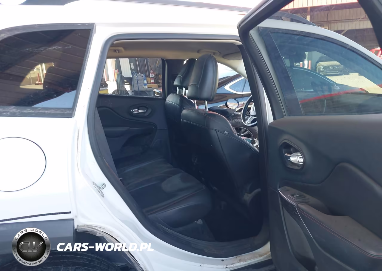 2015 Jeep Cherokee Trailhawk VIN:1C4PJMBS5FW787096 - 8