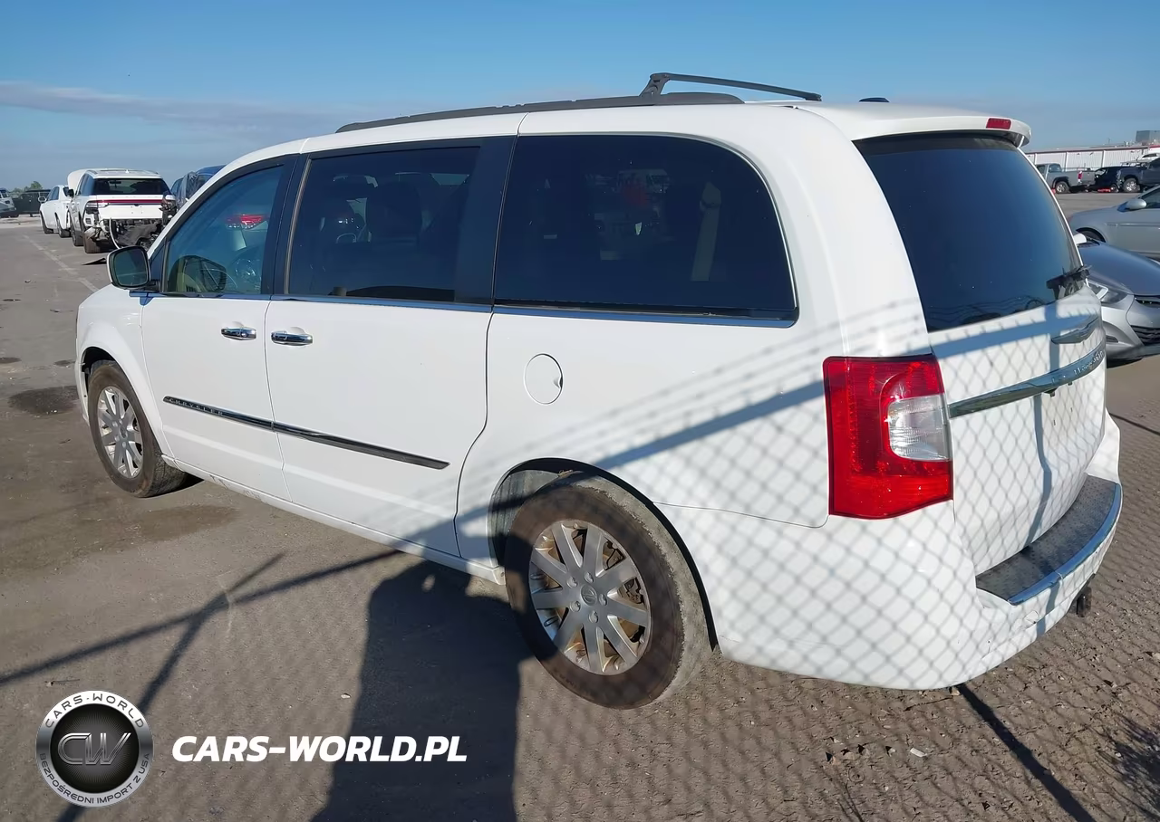 2015 Chrysler Town & Country Touring VIN:2C4RC1BG8FR618342 - 3