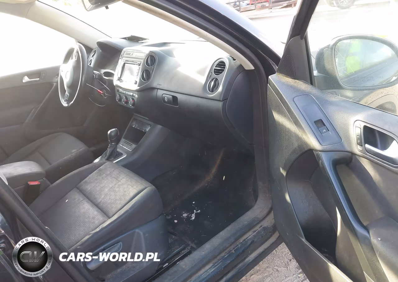 2015 Volkswagen Tiguan S VIN:WVGAV7AX7FW610991 - 5