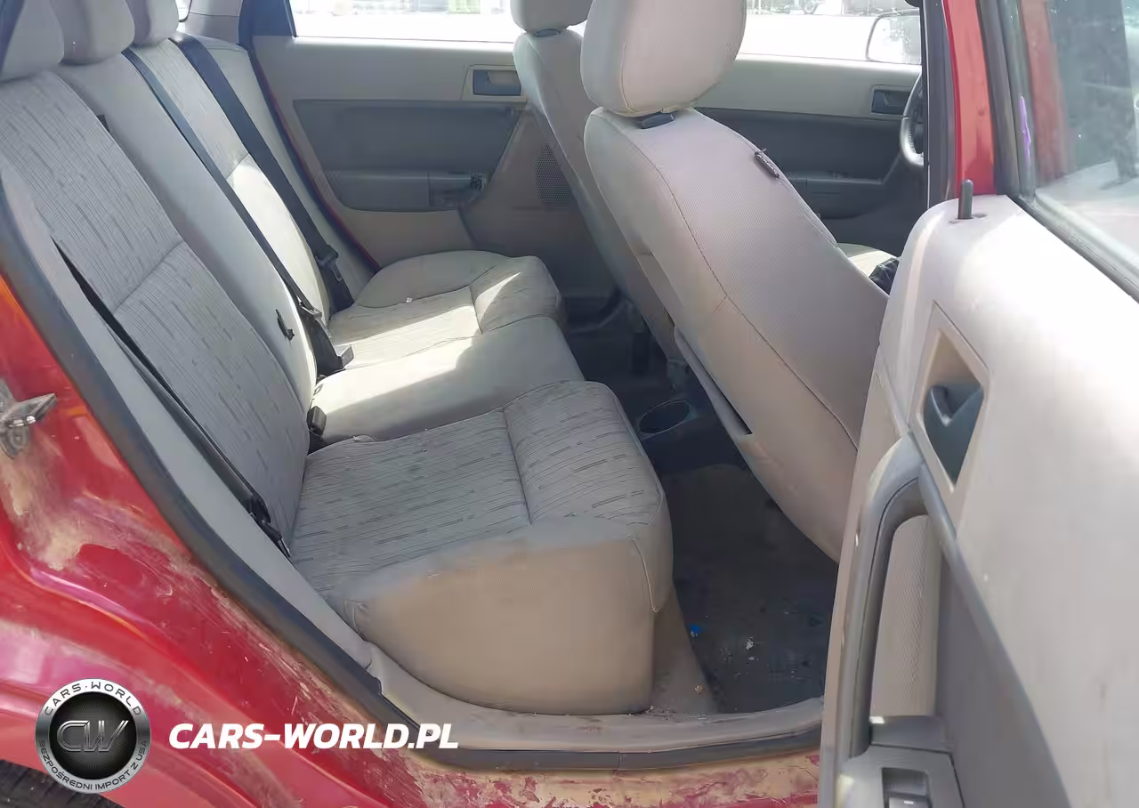 2010 Ford Focus Se VIN:1FAHP3FN8AW290740 - 8