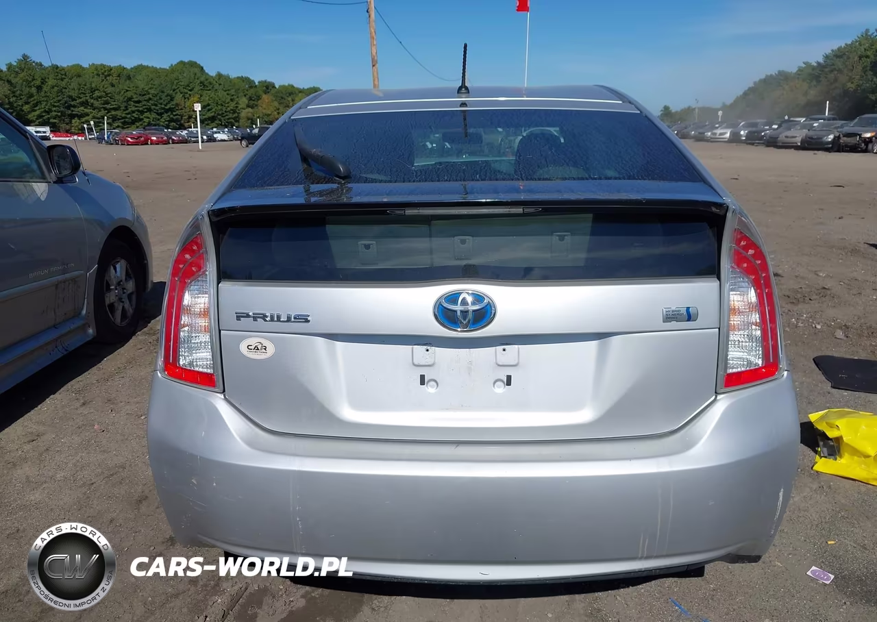 2013 Toyota Prius Two VIN:JTDKN3DU3D0345988 - 16