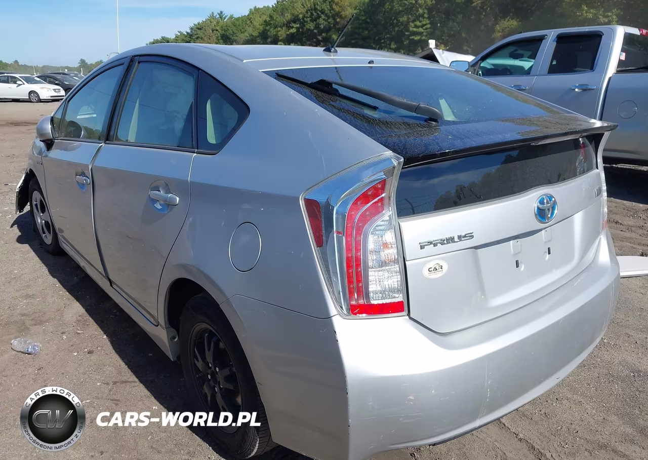 2013 Toyota Prius Two VIN:JTDKN3DU3D0345988 - 3