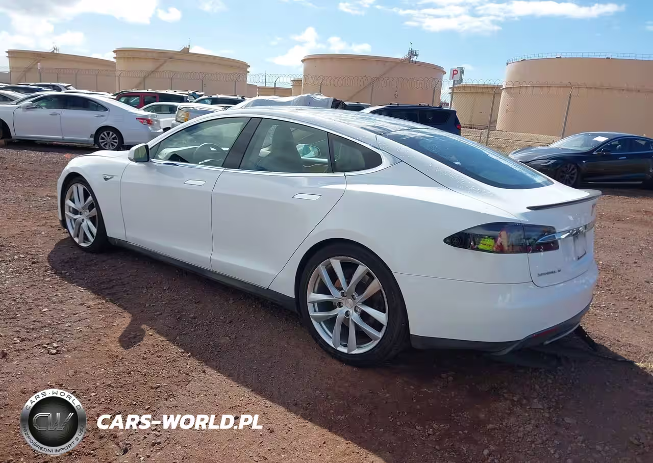 2013 Tesla Model S Performance VIN:5YJSA1CP3DFP05886 - 3
