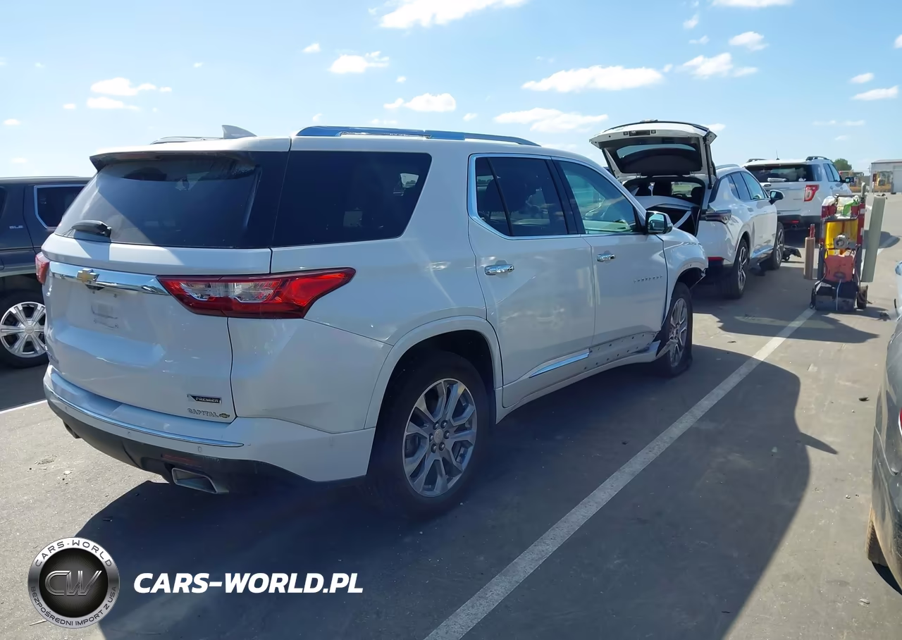 2018 Chevrolet Traverse Premier VIN:1GNEVJKW9JJ123443 - 4
