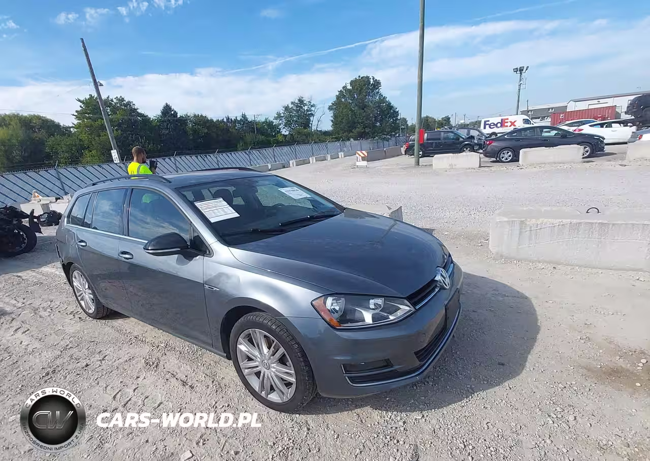 2015 Volkswagen Golf Sportwagen Tdi Se 4-Door