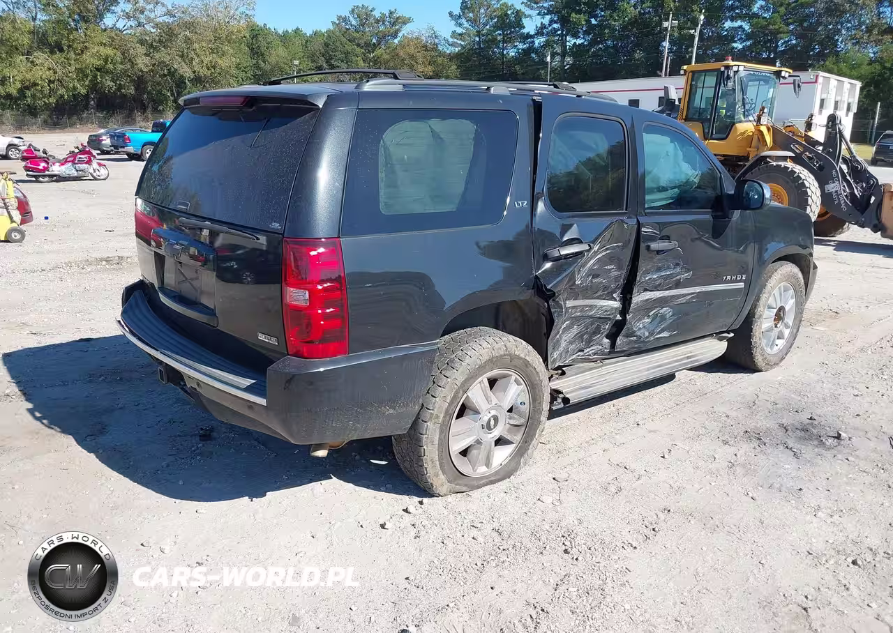 2010 Chevrolet Tahoe Ltz VIN:1GNUCCE09AR191635 - 4