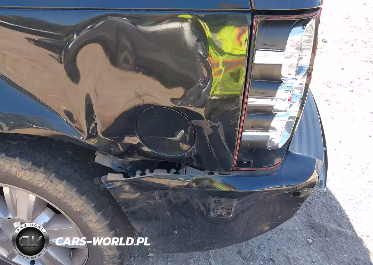 2010 Chevrolet Tahoe Ltz VIN:1GNUCCE09AR191635 - 6