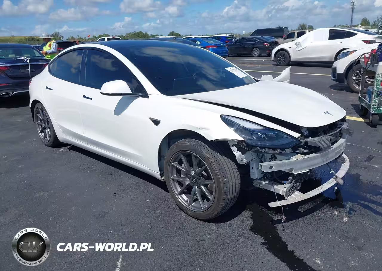 2021 Tesla Model 3 Standard Range Plus Rear-Wheel Drive