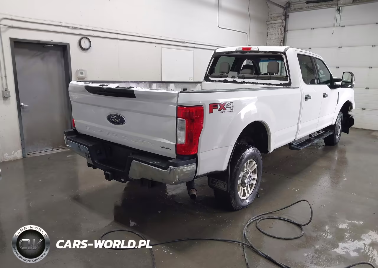 2018 Ford F-350 Xlt VIN:1FT8W3B65JEC00963 - 4