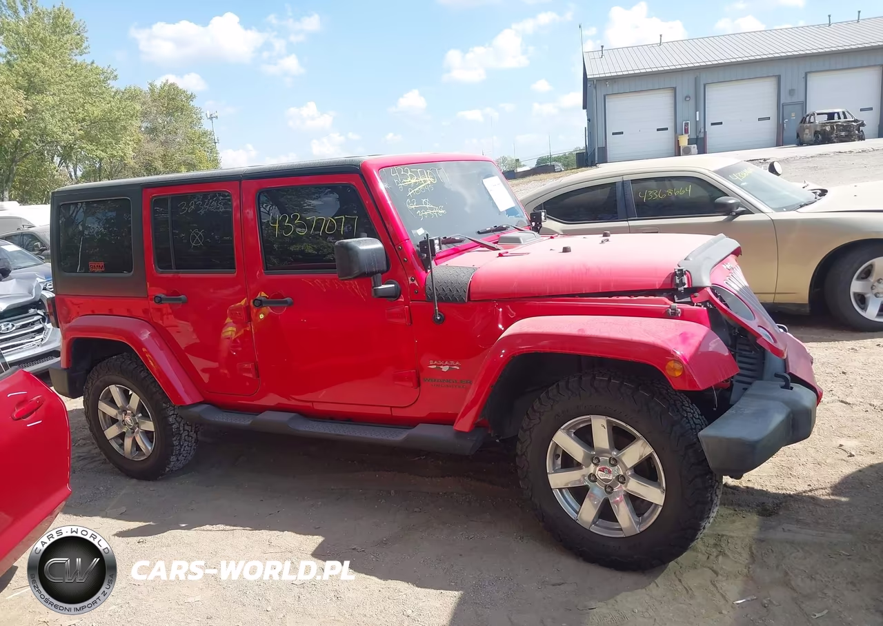 2016 Jeep Wrangler Unlimited Sahara VIN:1C4BJWEG8GL323428 - 12