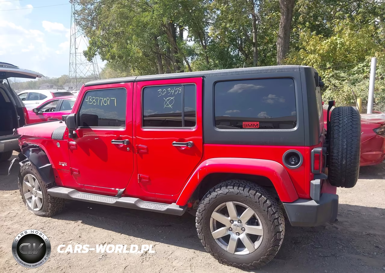2016 Jeep Wrangler Unlimited Sahara VIN:1C4BJWEG8GL323428 - 13
