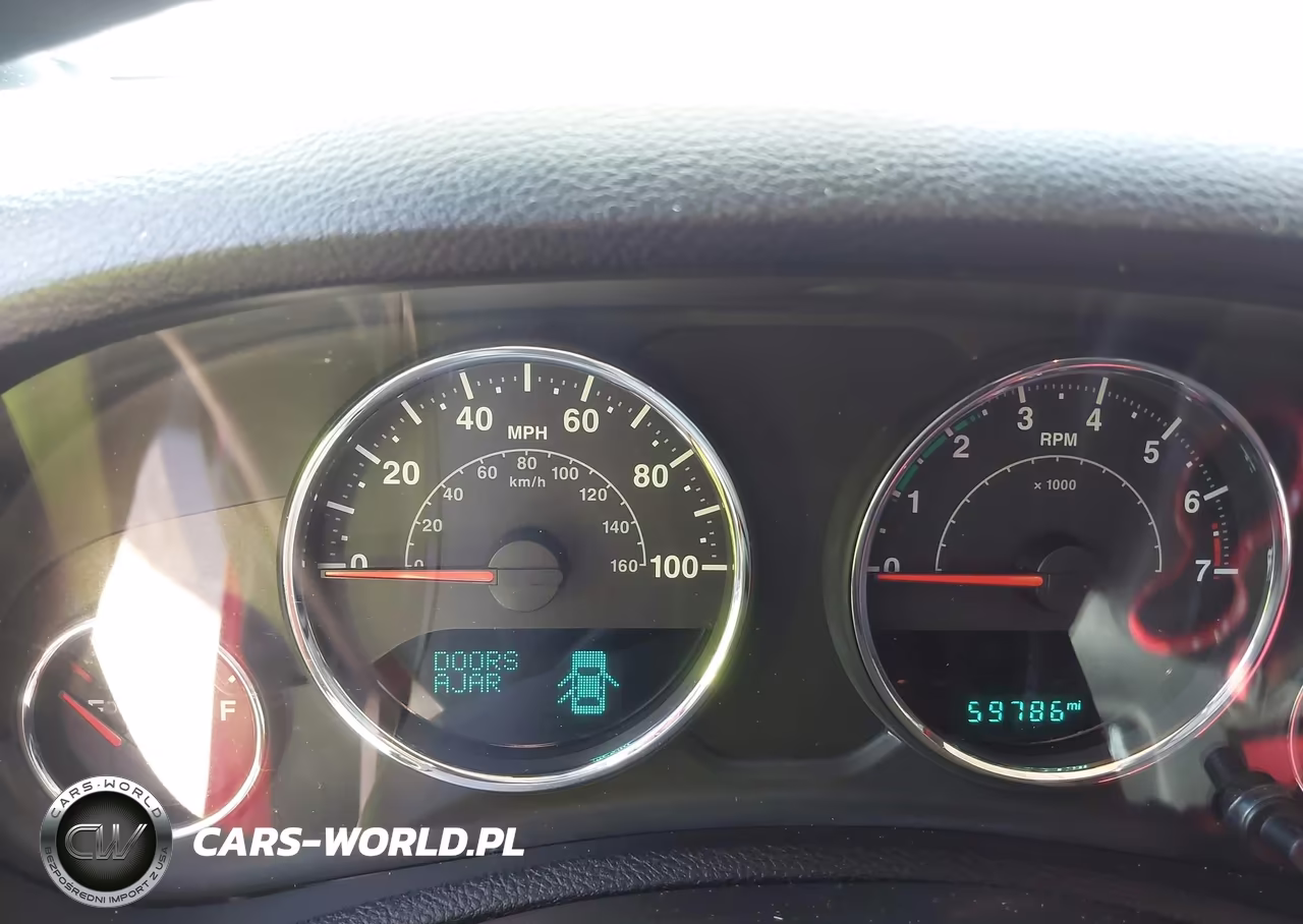 2016 Jeep Wrangler Unlimited Sahara VIN:1C4BJWEG8GL323428 - 7