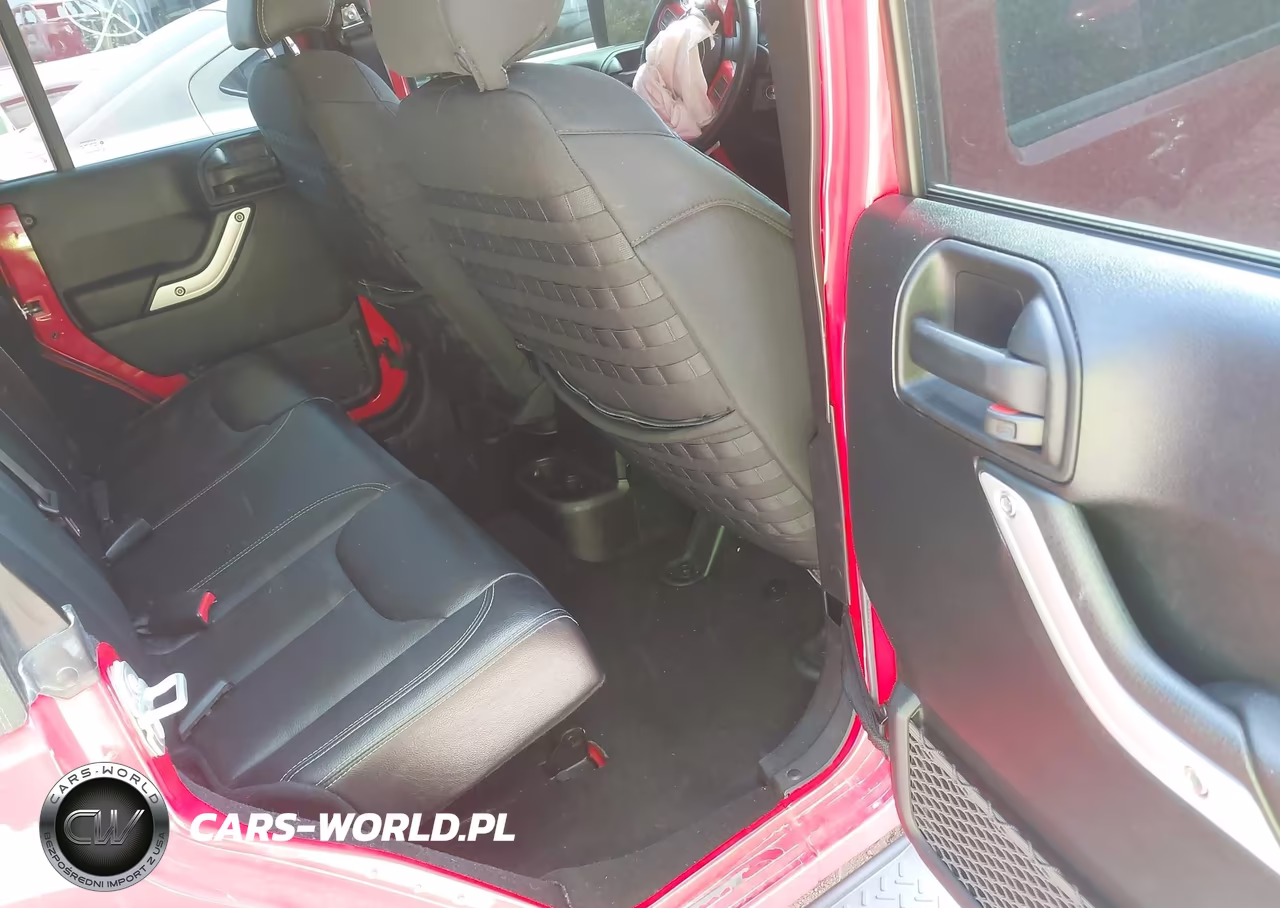 2016 Jeep Wrangler Unlimited Sahara VIN:1C4BJWEG8GL323428 - 8