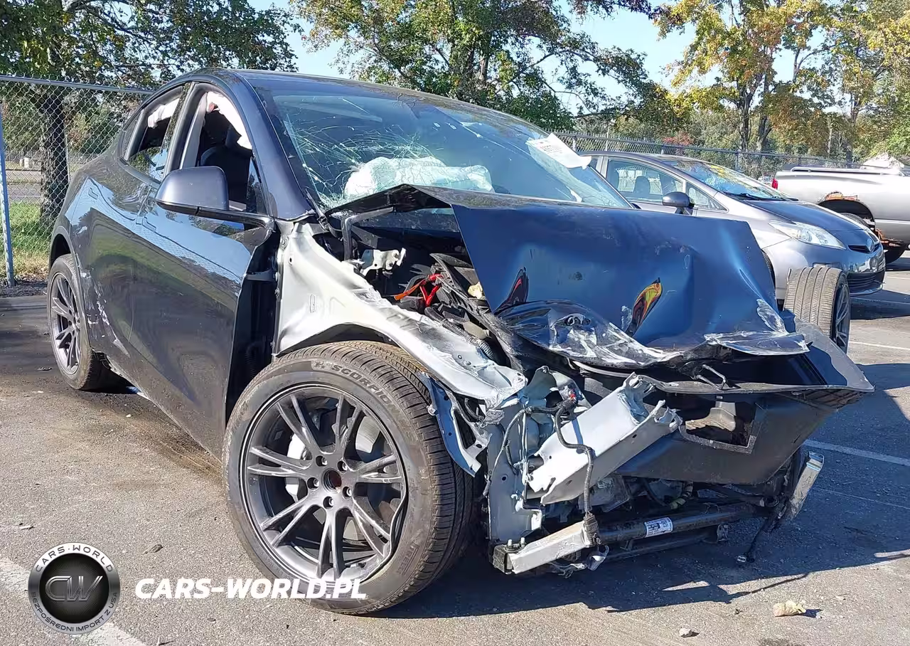 2025 Tesla Model Y Long Range Dual Motor Rear-Wheel Drive