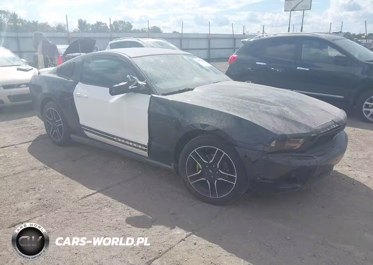 2010 Ford Mustang V6-V6 Premium