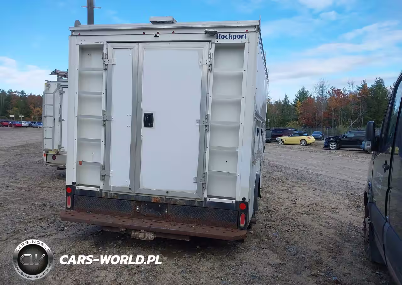 2017 Ford E-350 Cutaway VIN:1FDWE3F64HDC66923 - 4