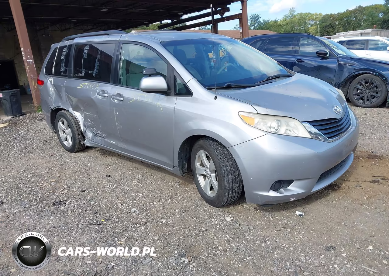 2011 Toyota Sienna Le V6
