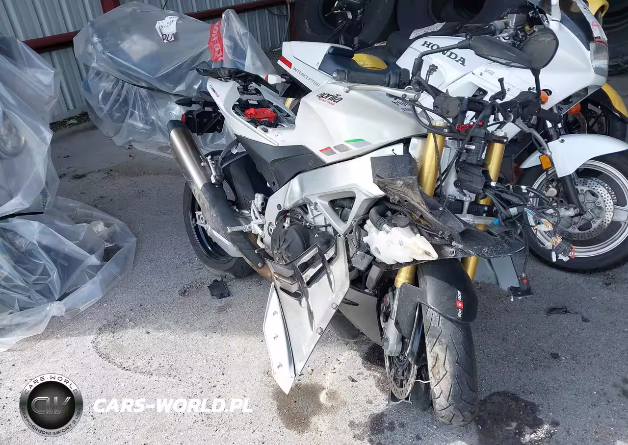 2021 Aprilia Tuono V4 1100