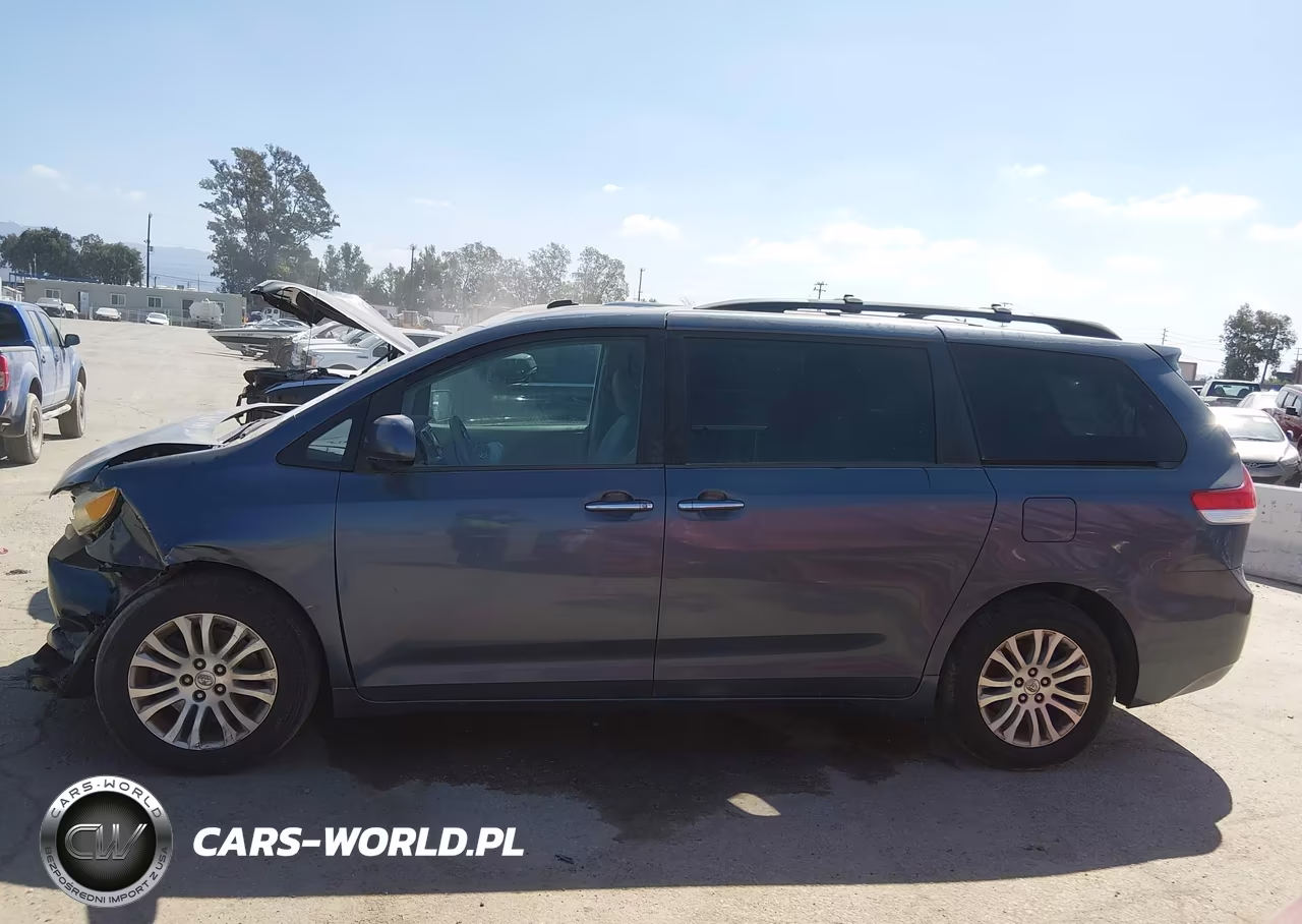 2013 Toyota Sienna Xle V6 8 Passenger VIN:5TDYK3DC8DS364236 - 14