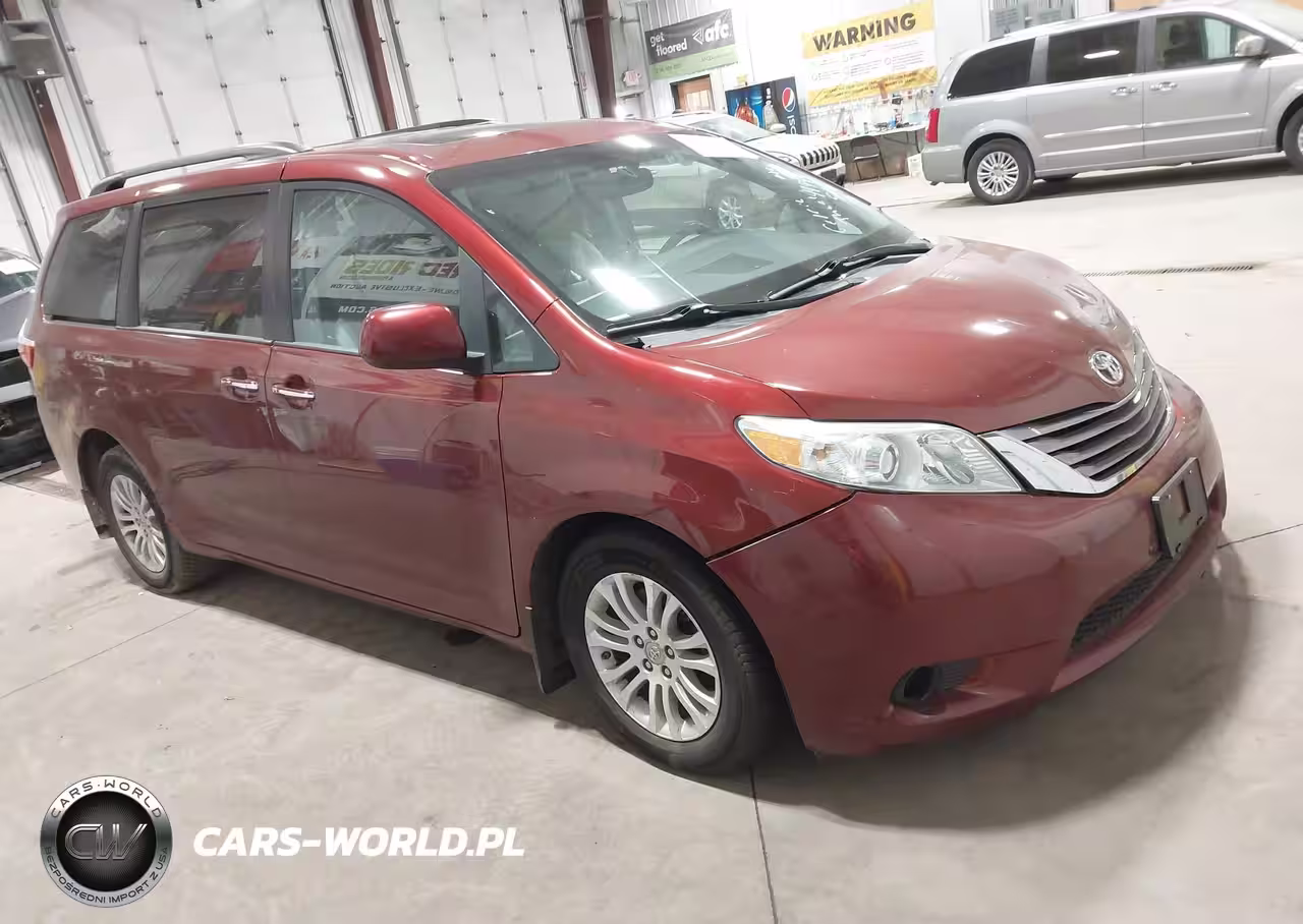 2017 Toyota Sienna Xle 8 Passenger