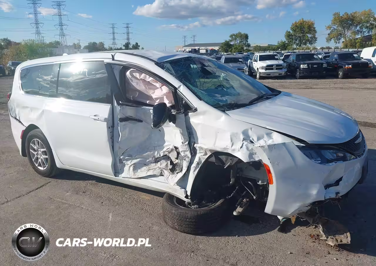 2025 Chrysler Voyager Lx