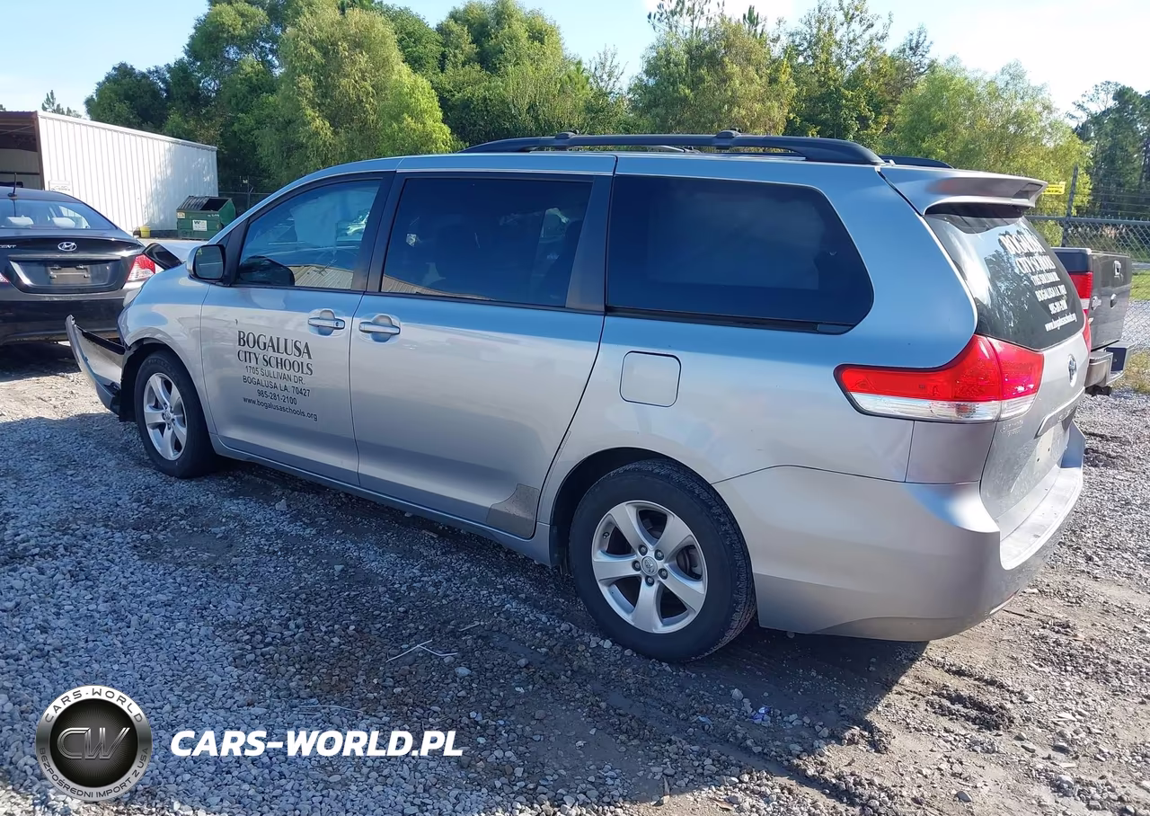 2014 Toyota Sienna Le V6 8 Passenger VIN:5TDKK3DC4ES465622 - 3