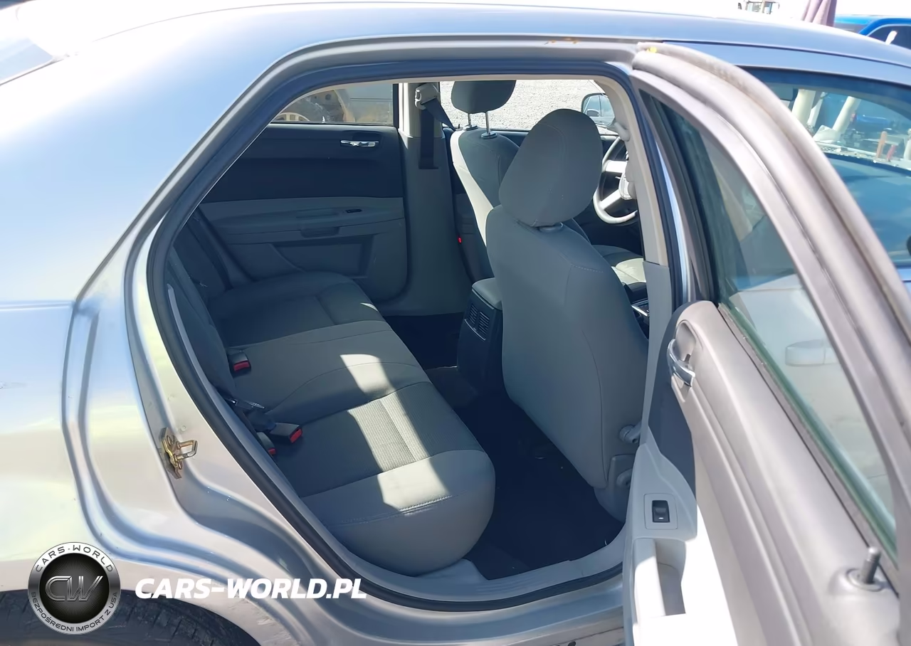 2006 Chrysler 300 VIN:2C3LA43R26H514257 - 8