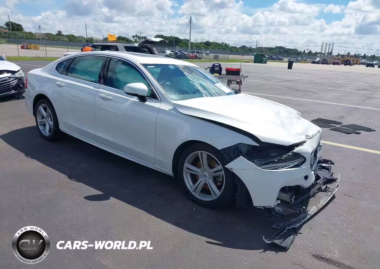 2019 Volvo S90 T5 Momentum