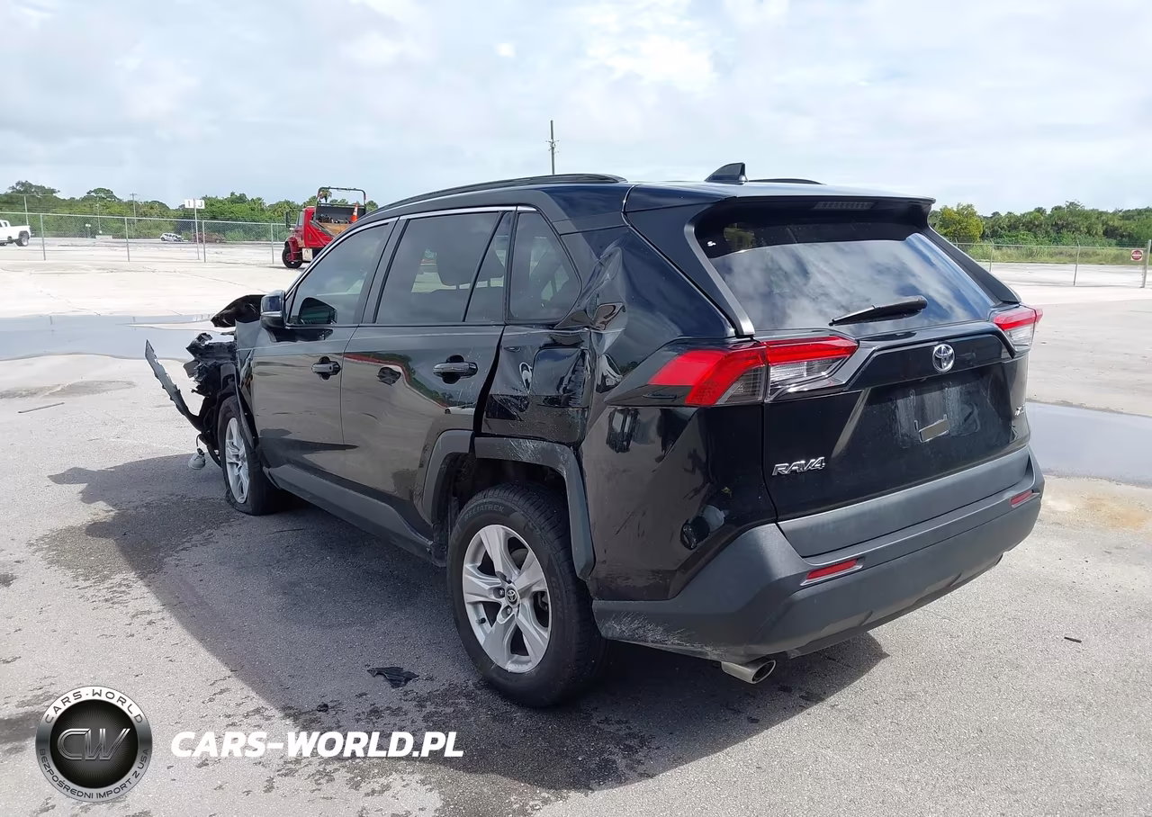 2021 Toyota Rav4 Xle VIN:2T3W1RFV6MW140652 - 3