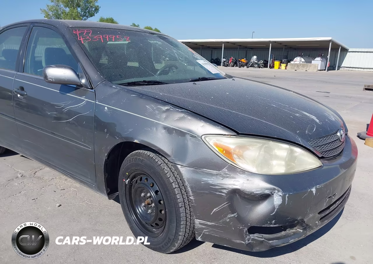 2002 Toyota Camry Le VIN:JTDBE32KX20119378 - 19