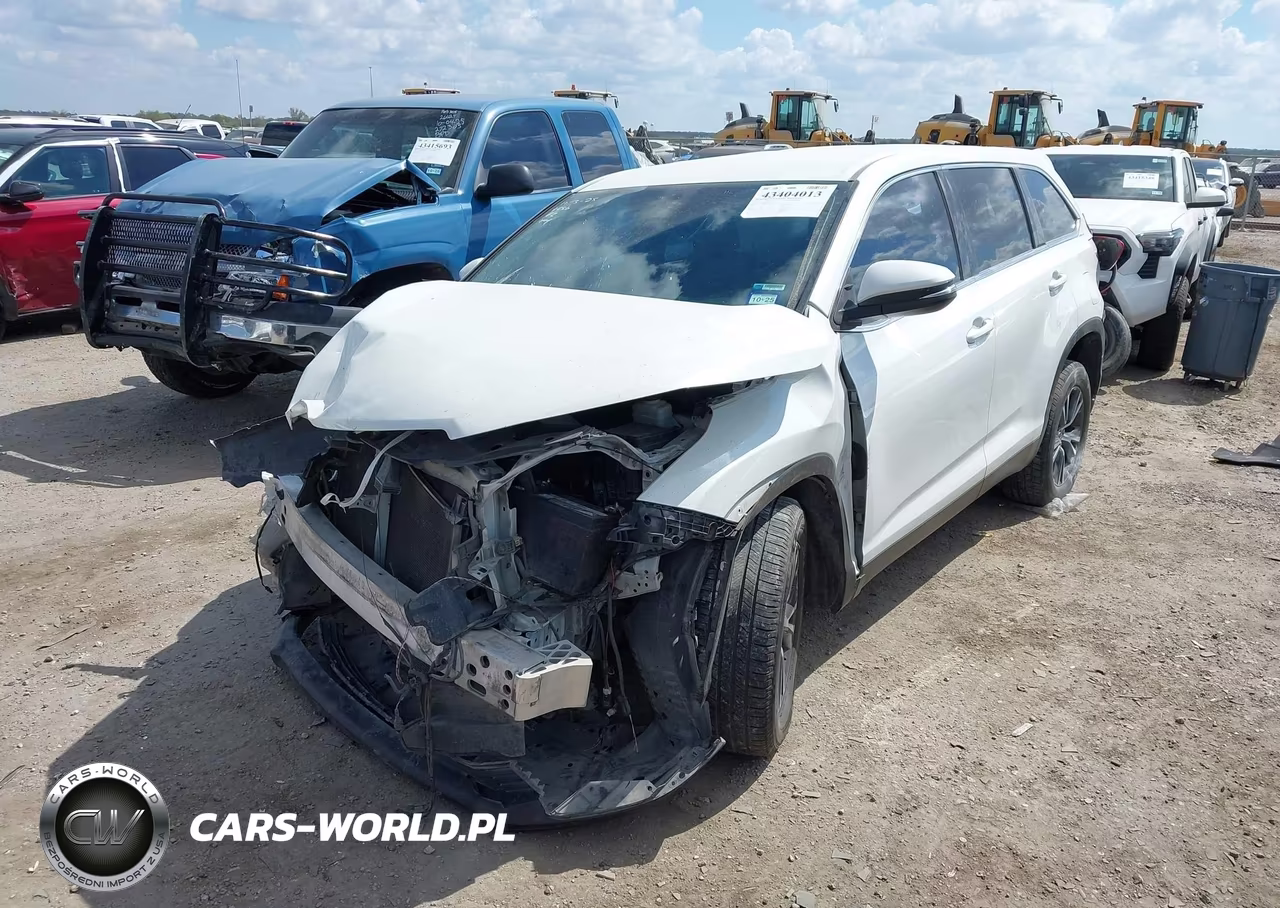 2019 Toyota Highlander Le VIN:5TDZARFH9KS045511 - 2