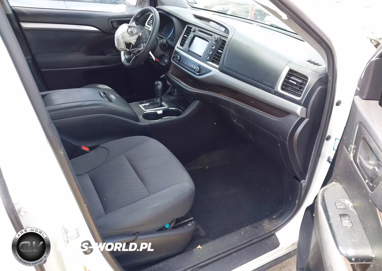 2019 Toyota Highlander Le VIN:5TDZARFH9KS045511 - 5