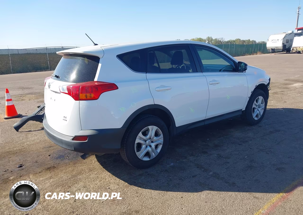 2015 Toyota Rav4 Le VIN:2T3BFREV3FW276421 - 4
