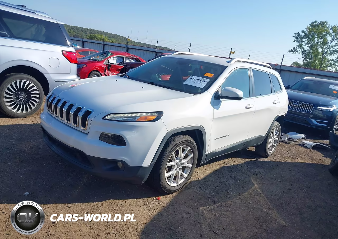 2016 Jeep Cherokee Latitude VIN:1C4PJLCB1GW126272 - 2