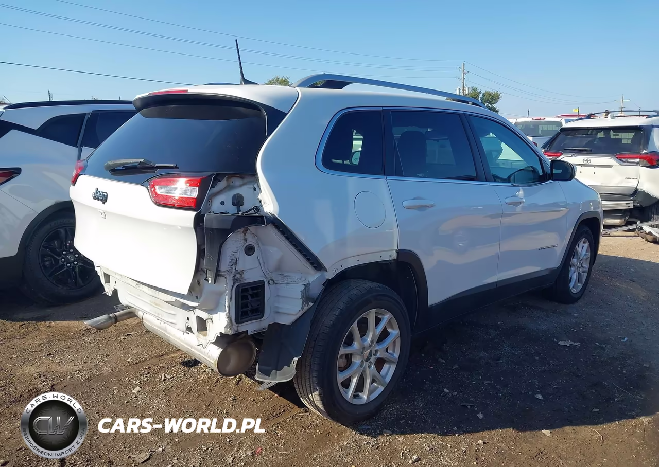 2016 Jeep Cherokee Latitude VIN:1C4PJLCB1GW126272 - 4