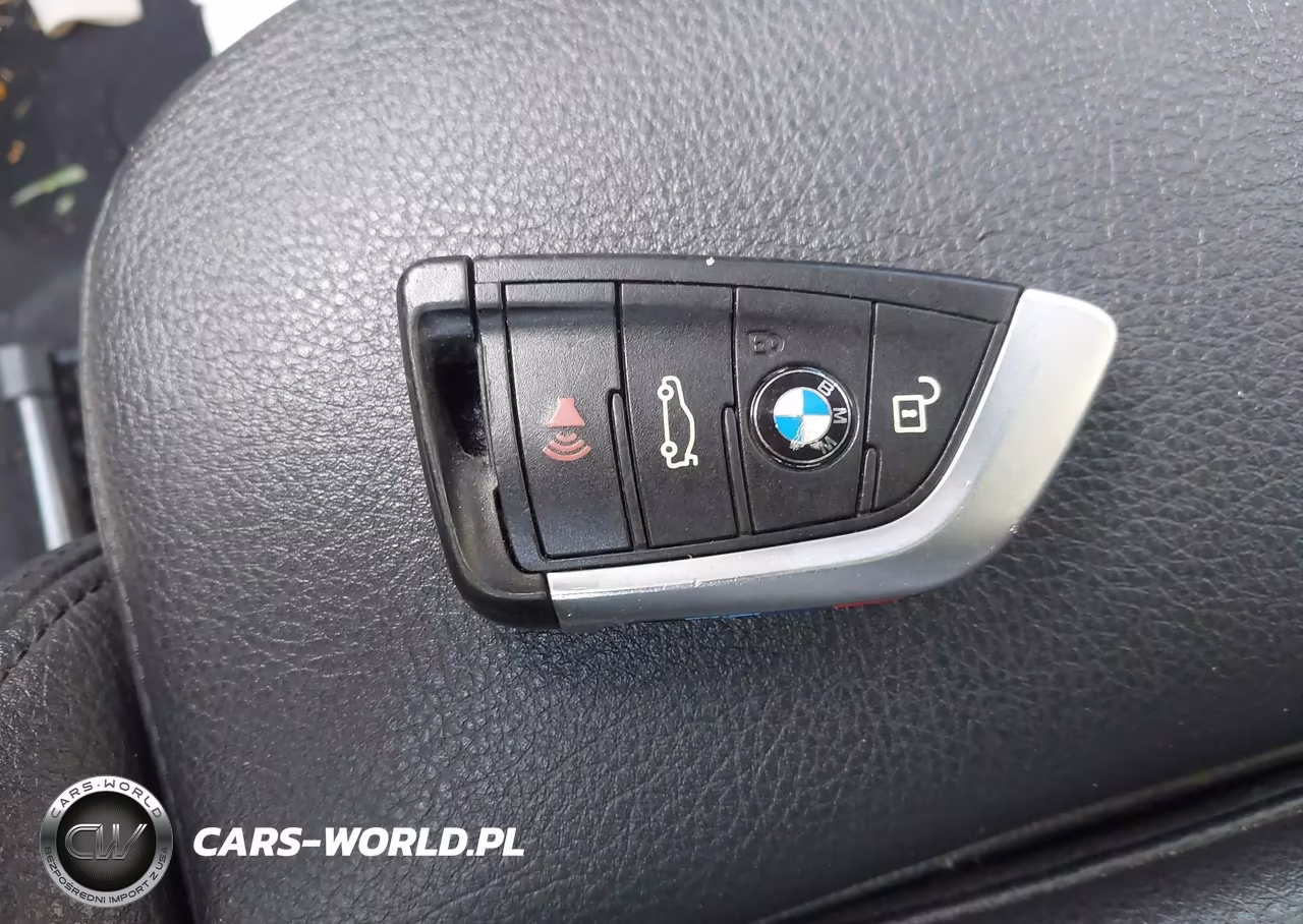 2018 BMW X2 xDrive28I VIN:WBXYJ5C39JEF79521 - 11