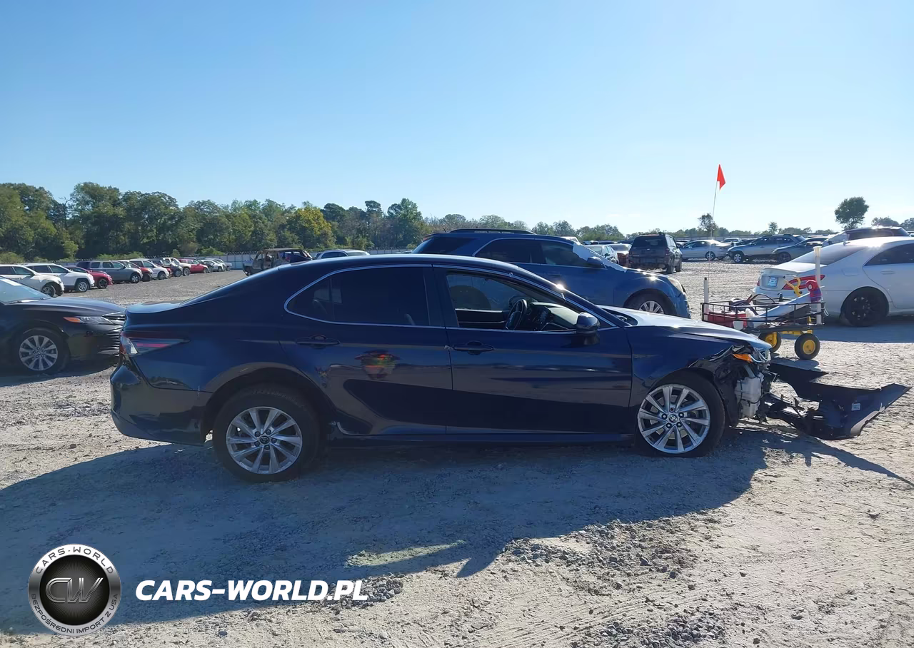 2021 Toyota Camry Le VIN:4T1C11AK6MU592739 - 13