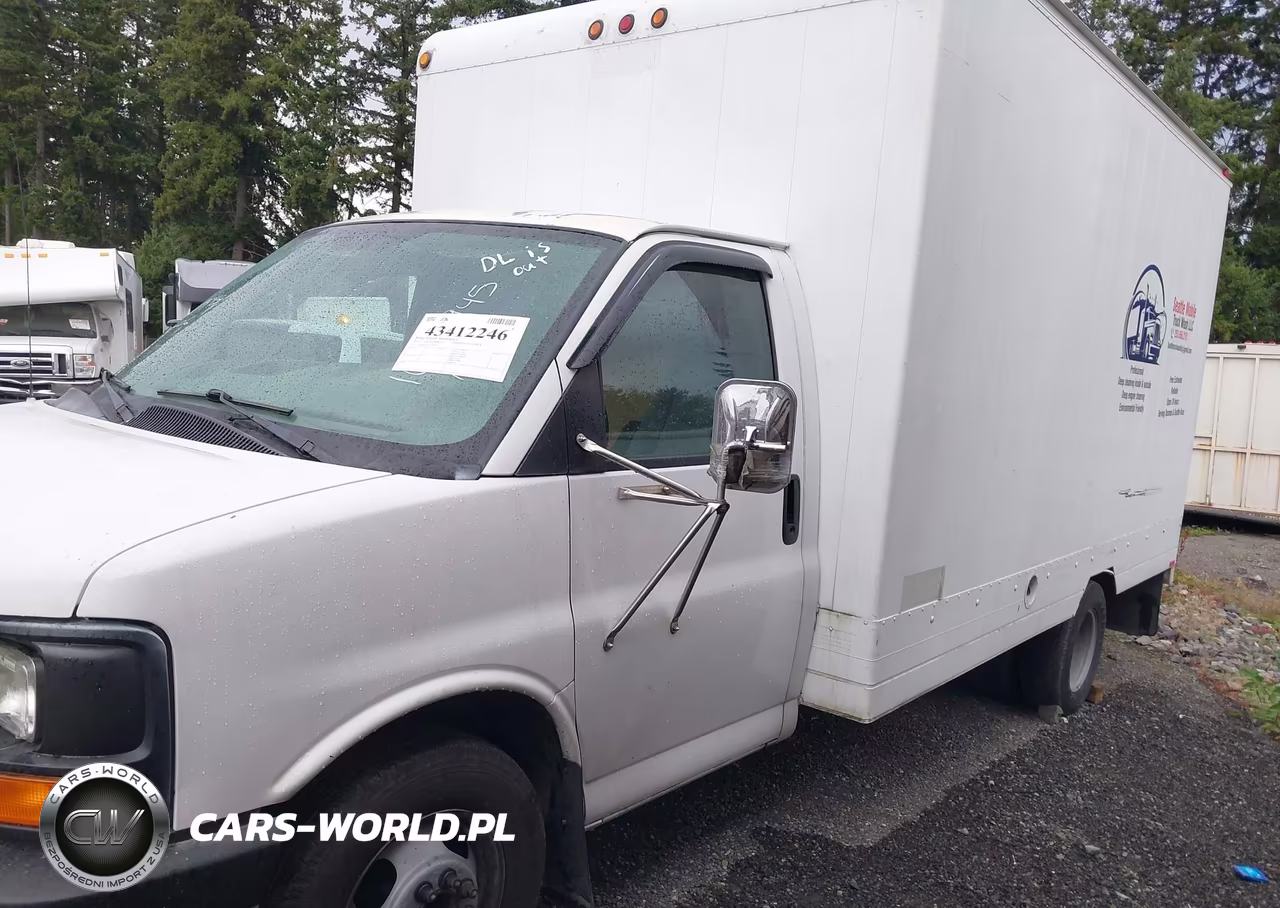 2005 Chevrolet Express Cutaway Base W-C7L-C7N VIN:1GBJG31U151207411 - 14