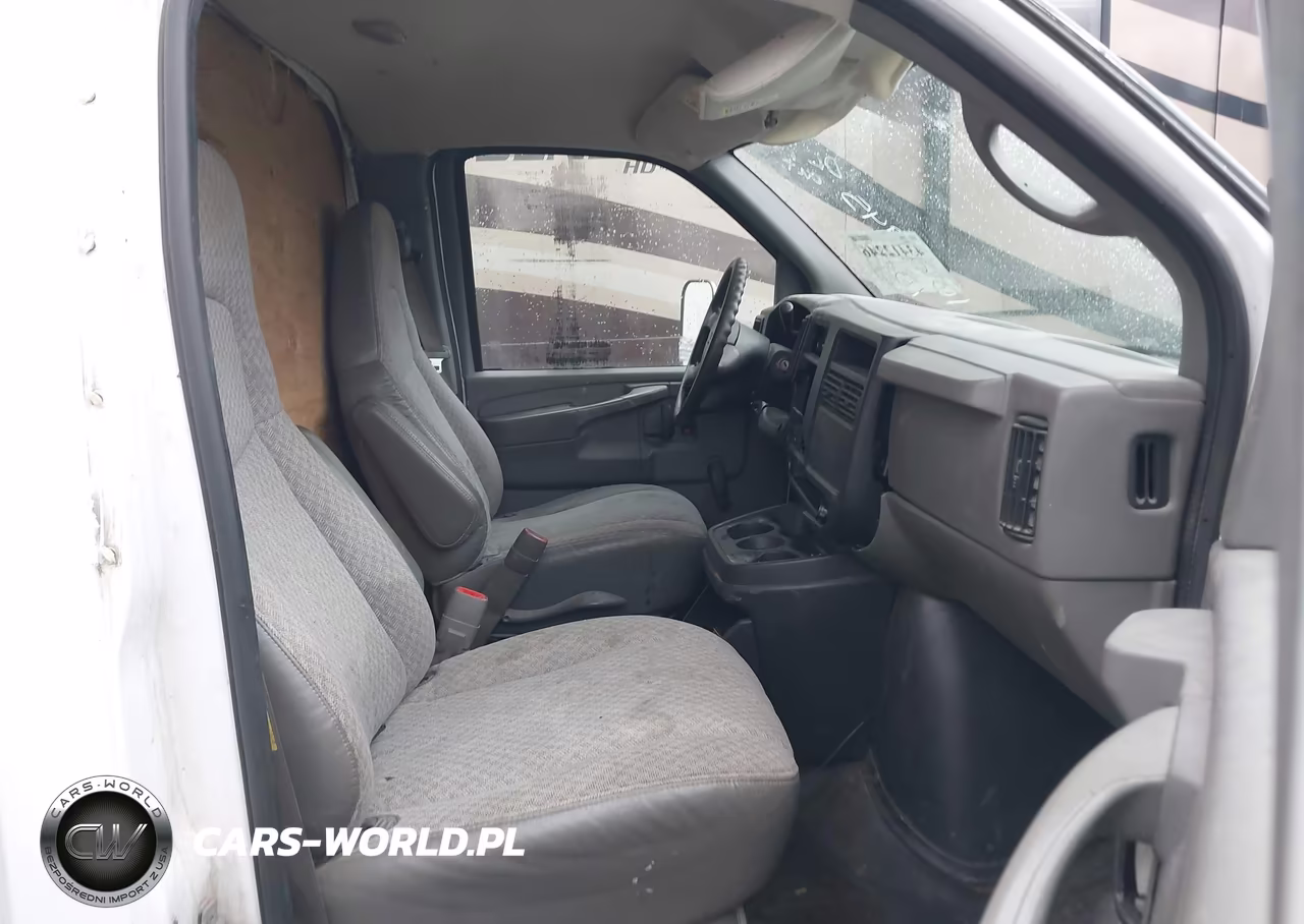 2005 Chevrolet Express Cutaway Base W-C7L-C7N VIN:1GBJG31U151207411 - 17