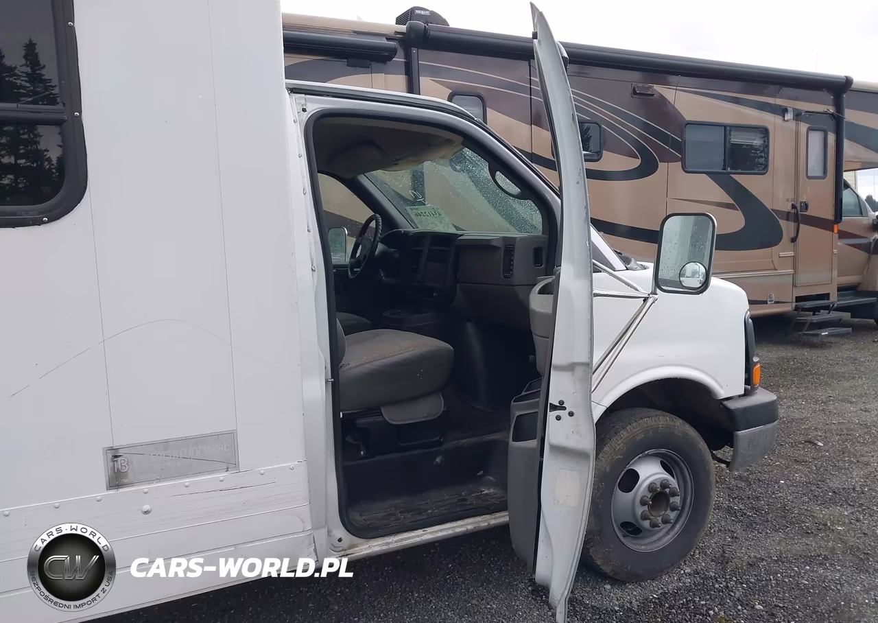 2005 Chevrolet Express Cutaway Base W-C7L-C7N VIN:1GBJG31U151207411 - 7
