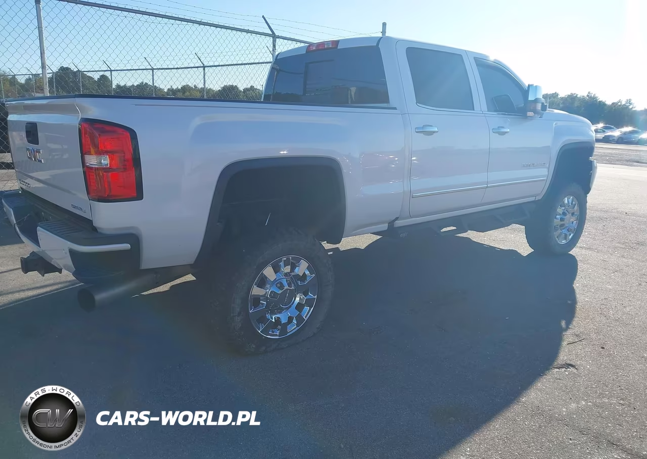 2018 GMC Sierra K2500 Denali VIN:1GT12UEY4JF287300 - 4