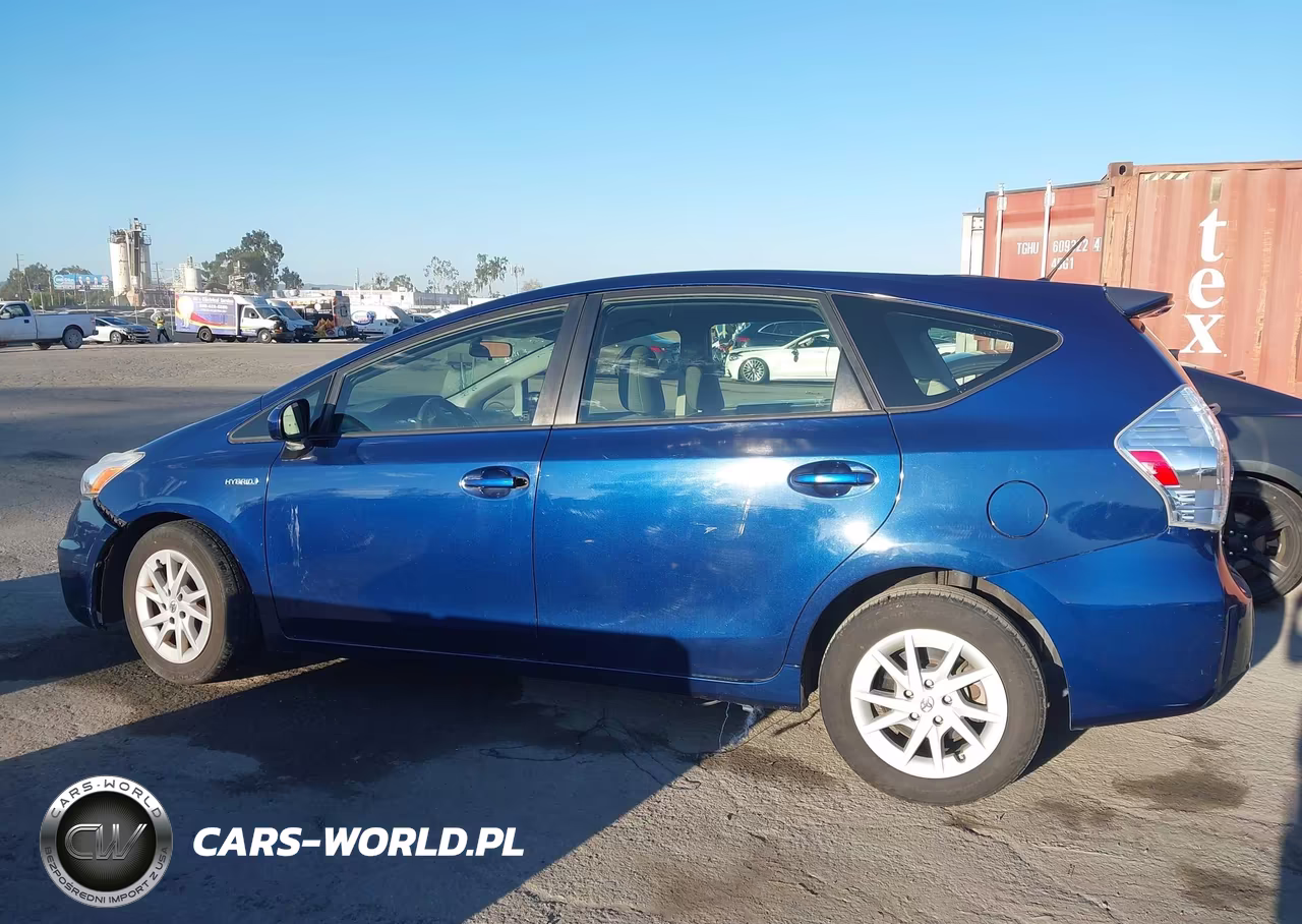 2013 Toyota Prius V Two VIN:JTDZN3EUXD3225634 - 13