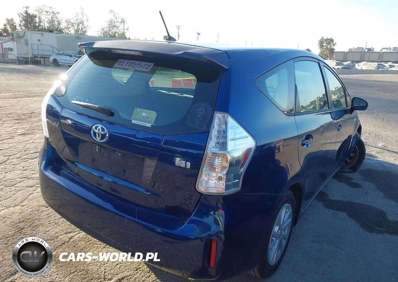 2013 Toyota Prius V Two VIN:JTDZN3EUXD3225634 - 4