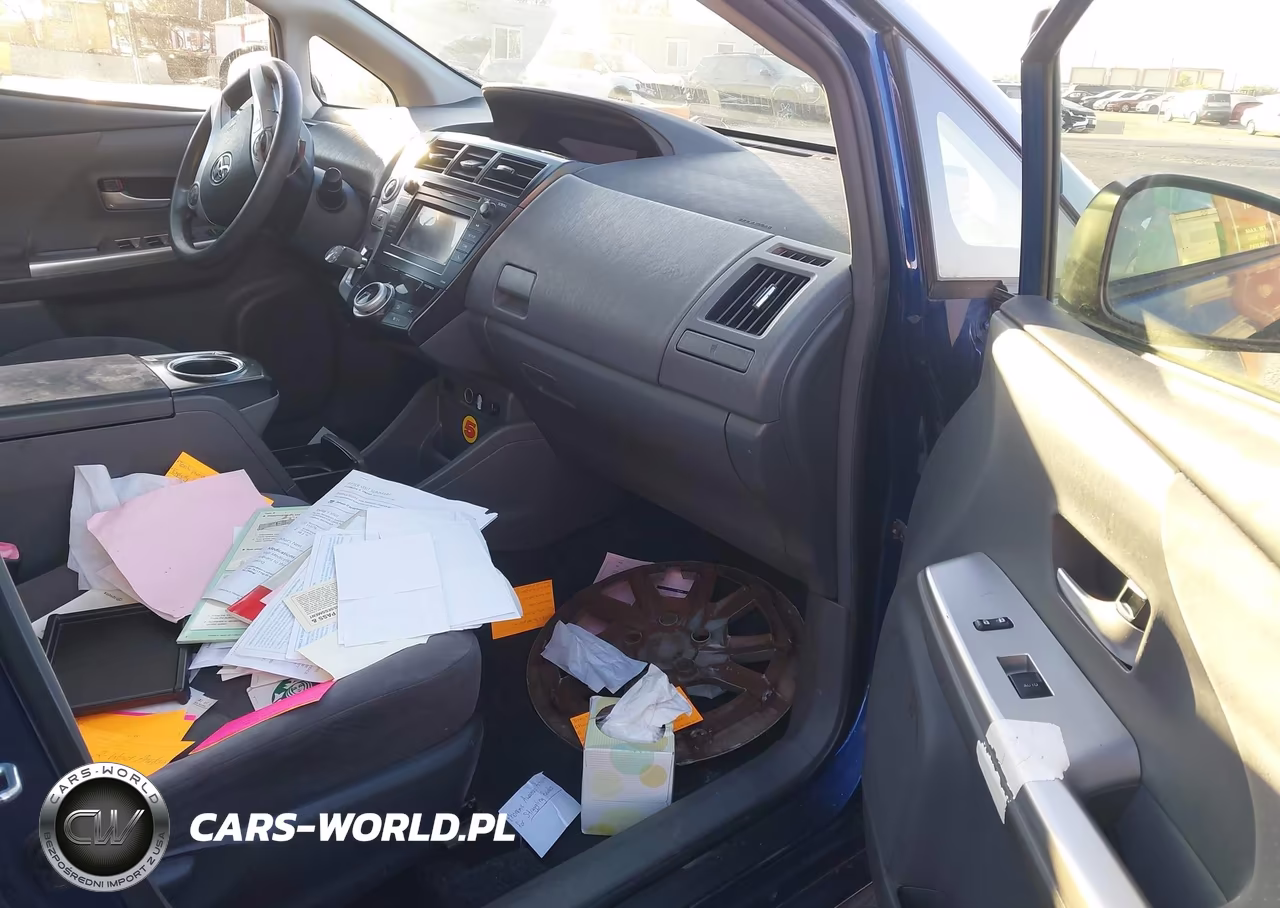 2013 Toyota Prius V Two VIN:JTDZN3EUXD3225634 - 5